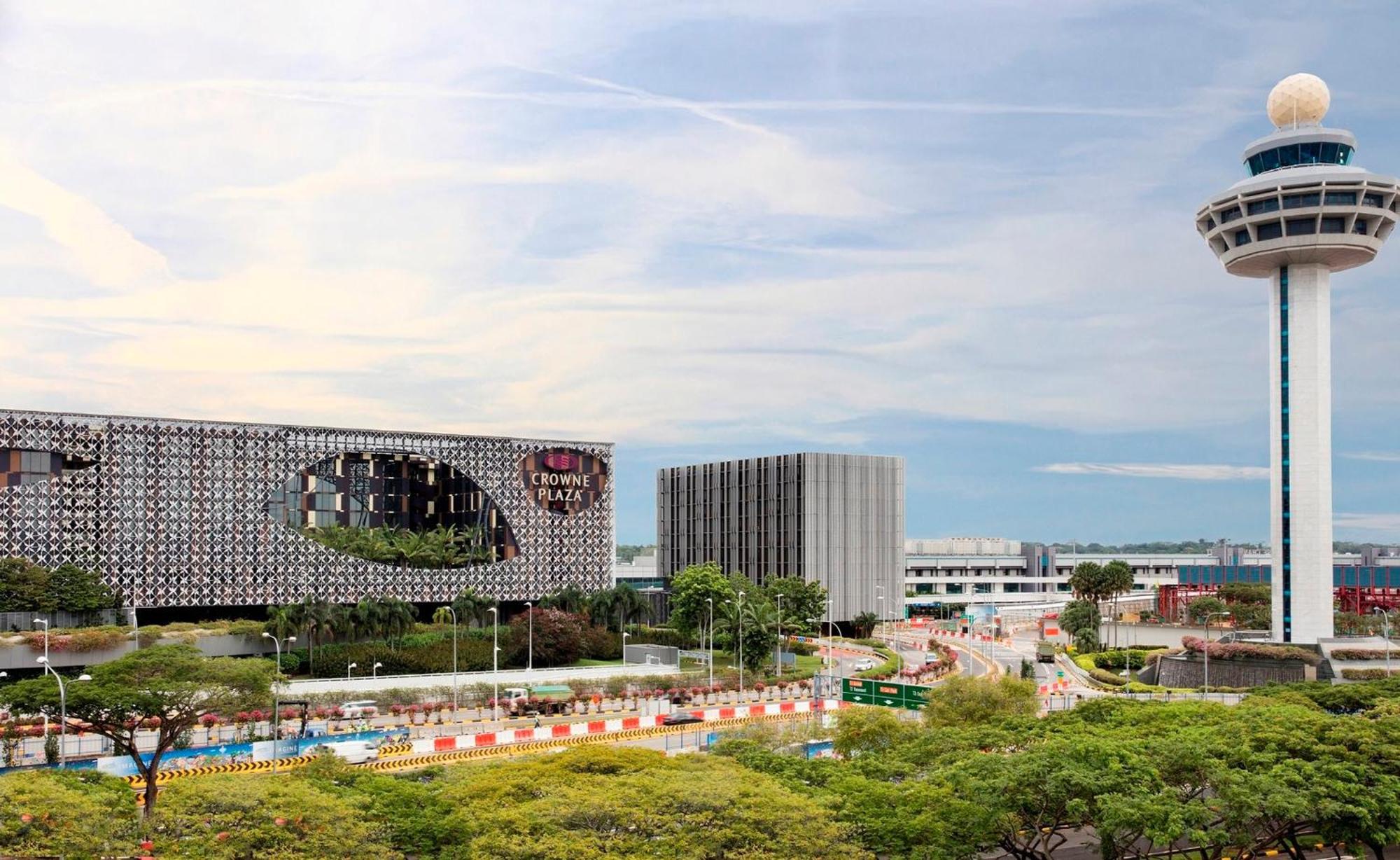 Crowne Plaza Changi Airport, An Ihg Hotel Singapore Exterior photo